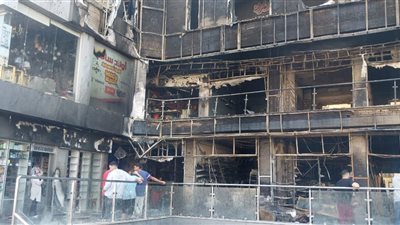 السيطرة على حريق هائل نشب بأحد المولات الشهيرة بمدينة العبور