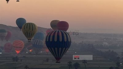 بعد توقفها بسبب الرياح.. عودة رحلات البالون الطائر بالأقصر بـ60 رحلة تقل 1650 سائحًا