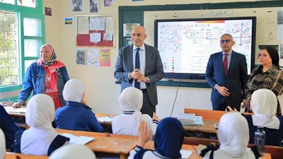 وزير التعليم يجري جولة مفاجئة بعدد من مدارس الدقهلية للاطمئنان على انتظام سير الدراسة