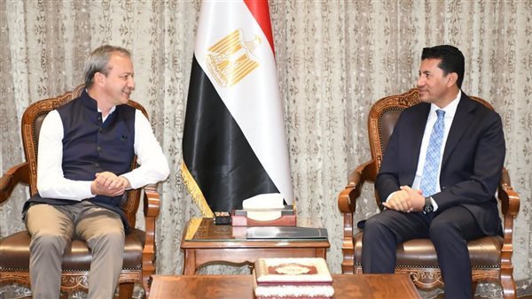 وزير الشباب والرياضة