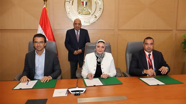 خلال التوقيع 