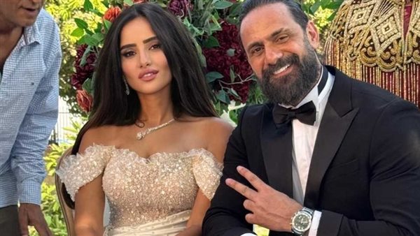 عمرو مهدي وزينة