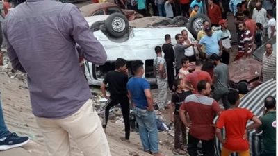 بينهم أب وأبناؤه.. إصابة 7 أشخاص في حادث انقلاب سيارة على طريق كفر الشيخ