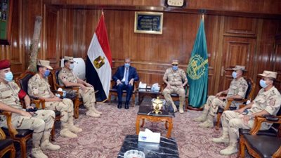 محافظ القليوبية يستقبل مساعد وزير الدفاع لمتابعة انتظام سير العملية الانتخابية