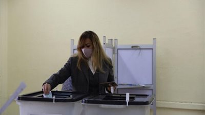 مدير الأكاديمية الوطنية للتدريب تُدلي بصوتها في الانتخابات: الشباب محرك رئيسي لأي إصلاح (صور)