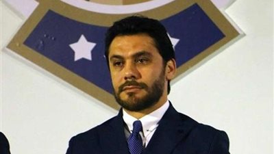 أحمد حسن يطالب بنقل مباراة الأهلي والزمالك إلى ستاد القاهرة: “أجلوا البذرة الشتوية”