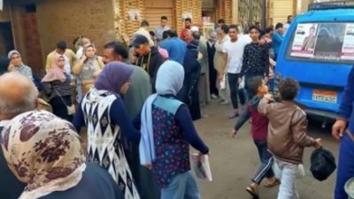 تكدس للناخبين أمام اللجان بسبب انقطاع الإنترنت في الغربية (صور)