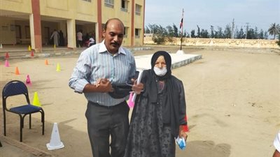 سيدة ثمانينية بالإسماعيلية: شاركت في الانتخابات من أجل مستقبل أحفادي