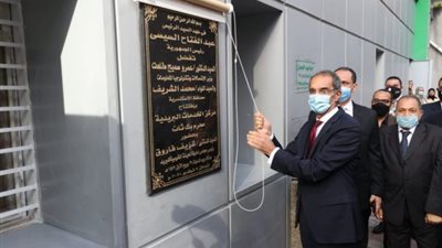 وزير الاتصالات: افتتاح مركزين للخدمات البريدية بالإسكندرية