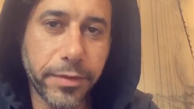 أحمد السعدني لمهاجمي مرتضى منصور: “إيه المزبلة اللي إحنا عايشين فيها دي” (صورة)