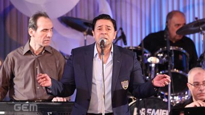 الليلة.. مدحت صالح يحيي حفلا غنائيا على مسرح “النافورة” بدار الأوبرا