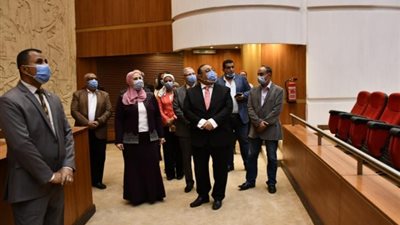 وزيرة التضامن الاجتماعي تتفقد مجمع الفنون بجامعة حلوان (صور)