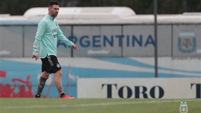 ميسي يشارك في تدريبات الأرجنتين استعدادًا لمواجهة باراجواي بتصفيات المونديال