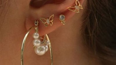 تعرفي على موضة إكسسوارات “الحلقان” 2021