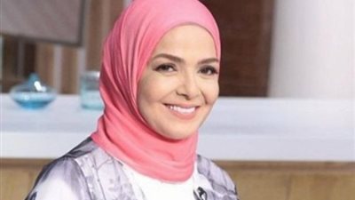 نجاة منى عبد الغني من حادث سير مروع (فيديو)