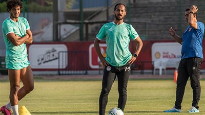 وليد سليمان يشارك في تدريبات الأهلي الجماعية