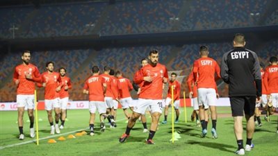 نجم منتخب مصر يغادر المعسكر بسبب ألم في الحوض