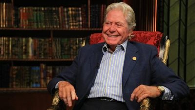 حسين فهمي لوفاء الكيلاني: “أنا بتاع ستات” (فيديو)