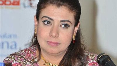 نشوى مصطفى: “كورونا أصعب من ألم الولادة ومفيش مستشفى خاص قبلني” (فيديو)