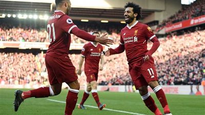 تشامبرلين نجم ليفربول يداعب محمد صلاح