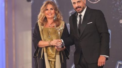 يسرا بعد تكريمها في “الفضائيات العربية”: “محبة الناس رزق عظيم”
