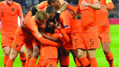 فرانك دي بوير يُعلن تشكيل هولندا لمواجهة بولندا في دوري الأمم الأوروبية