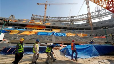 “العفو الدولية”: نحذر من قسوة الواقع للعاملين الأجانب في قطر بسبب مشاريع مونديال 2022
