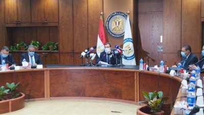 طارق الملا: قطاع البترول يساهم في 27% من الناتج القومي