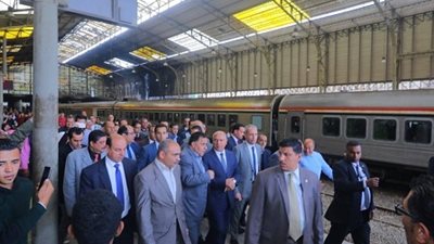 بعد قليل.. وزيرا النقل والرياضة يشهدان انطلاق أولى رحلات قطار الشباب بمحطة مصر