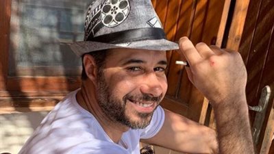 بعد إعلان انضمامه لمسلسل “نسل الأغراب”.. أحمد السعدني يرد: “لم أتعاقد”