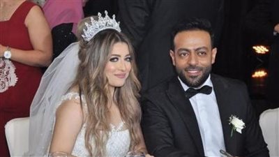 “نفس البجاحة”.. زوجة تامر عاشور تشبّه علاقتهما بحكاية “ربع قيراط”