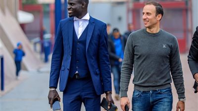 جلسة بين الخطيب وبادجي عقب مباراة “أبو قير” لحل أزمة رحيله