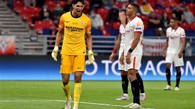 إشبيلية يعلن إصابة حارس مرماه ياسين بونو بفيروس كورونا