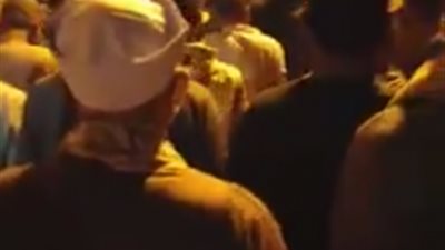 رغم التحذيرات من كورونا.. أهالي قرية في قنا ينظمون مسيرة حاشدة لدعم مرشح للنواب (فيديو)