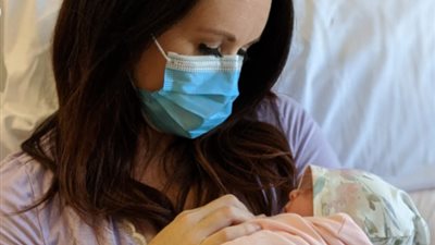 “دونا وكيت”..أمهات تلد أطفالهن أثناء دخولهم في غيبوبة فيروس كورونا (صور)