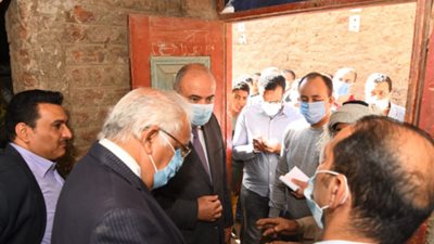 “مواطن” يشكو من عدم توصيل المياه لمنزله بقنا.. والمحافظ يستجيب