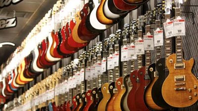كورونا تحجب أصوات الموسيقى.. شركة جيتار سنتر تعلن إفلاسها