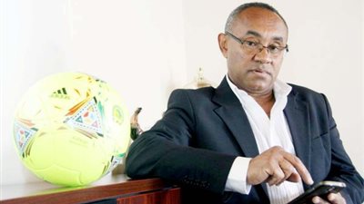 بعد إيقافه لمدة 5 سنوات.. أبرز أزمات أحمد أحمد في كاف