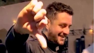 أحمد الفيشاوي يستعرض لياقته البدنية: “أنا أجمد واحد في العيال دي” (صورة)