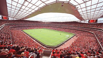 تفاصيل عودة الجماهير في الدوري الإنجليزي