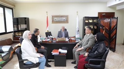 سكرتير عام بني سويف يتسلم المخطط الاستراتيجي والحيز العمراني المحدث لمدينة ناصر