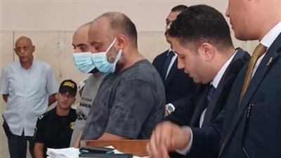 المتهمان لوّحا بالعنف واستعرضا القوة.. مرافعة النيابة العامة في واقعة صفع مسن السويس