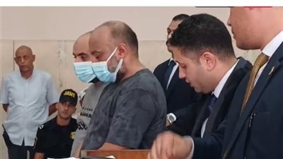 محامي المتهمين بقضية مسن السويس: المشهد المتداول ناقص.. والرأي العام لم يشاهد التفاصيل كاملة