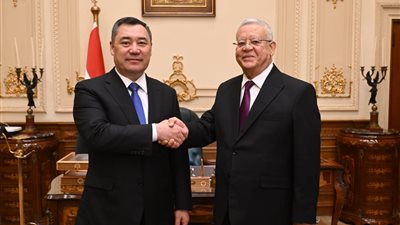 رئيس مجلس النواب يستقبل رئيس جمهورية قيرغيزستان ويؤكد ضرورة تعزيز العلاقات الاستثمارية بين البلدين 