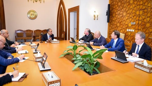 وزير الخارجية يستقبل