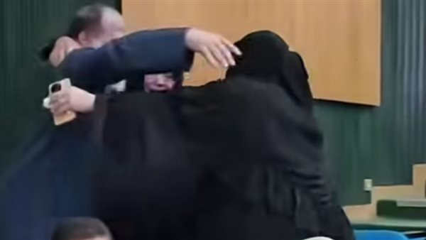 لحظة فوزهم في قرعة