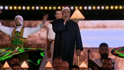 مبتهل حفل افتتاح المتحف المصري الكبير يستغيث للعودة إلى إذاعة القرآن الكريم