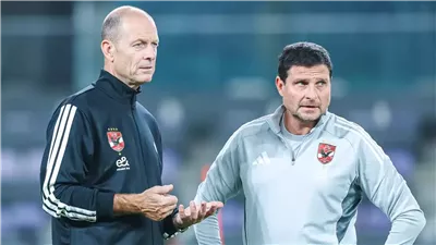 ييس توروب يعقد محاضرة أخيرة للاعبين في ختام استعدادات الأهلي لمواجهة سيراميكا بكأس السوبر 