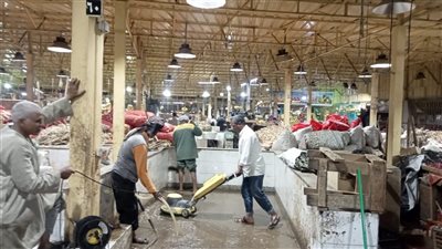 في استجابة لـ القاهرة 24.. حملة مكبرة على سوق شرق السكة لإزالة الإشغالات وتنظيف محيطه بالأقصر | صور