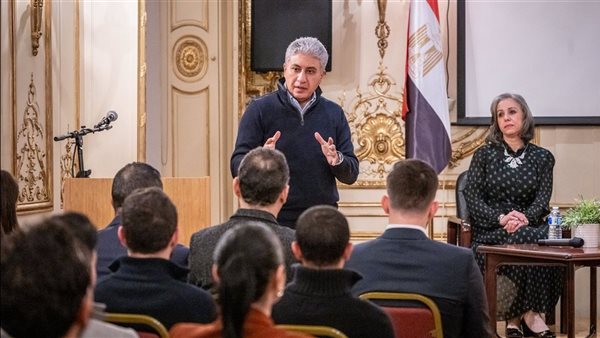 وزير السياحة